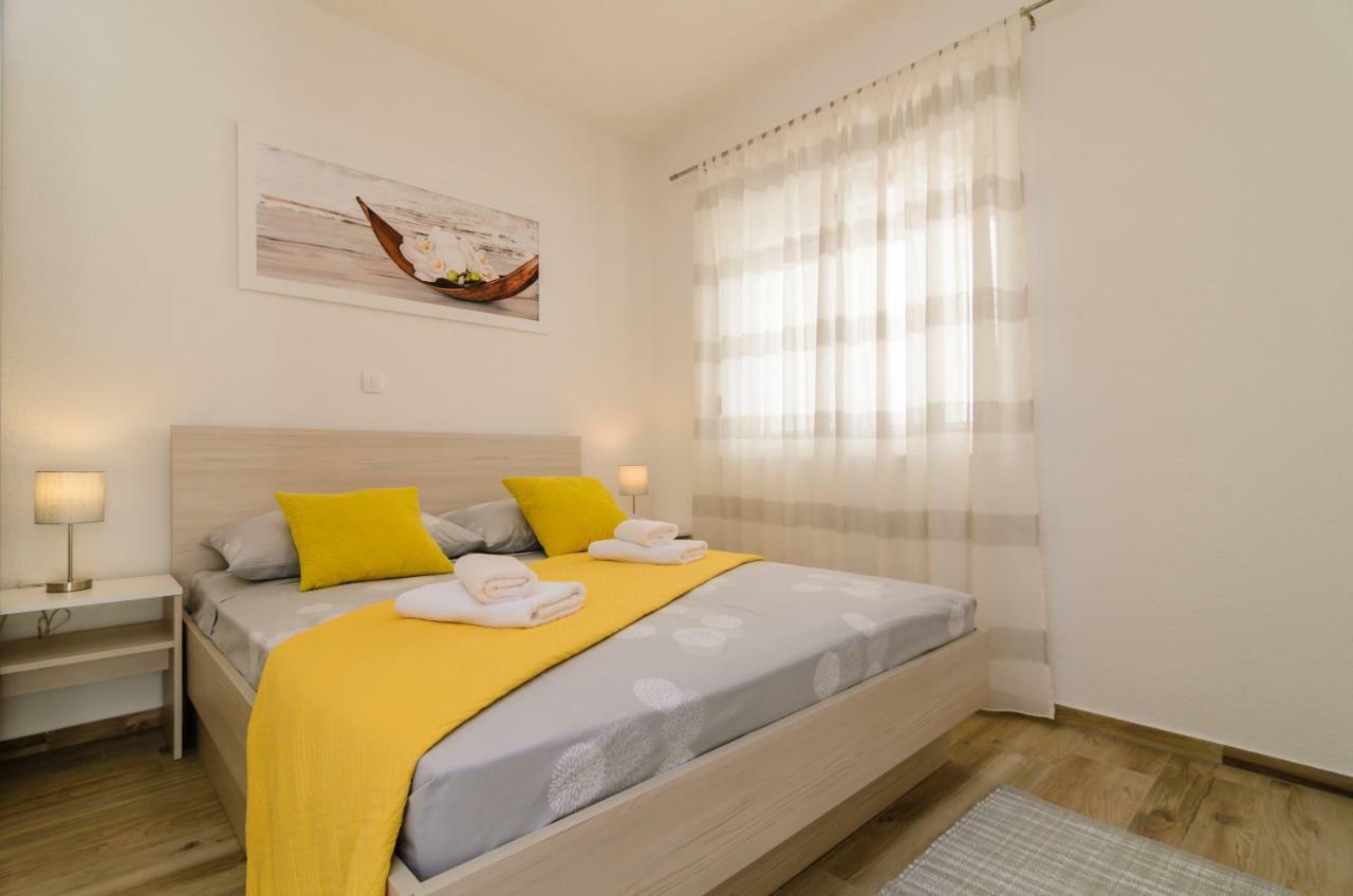 Apartment Petra Zara Esterno foto