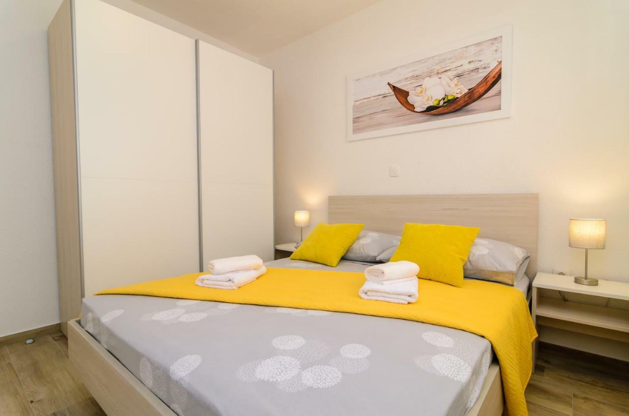 Apartment Petra Zara Esterno foto