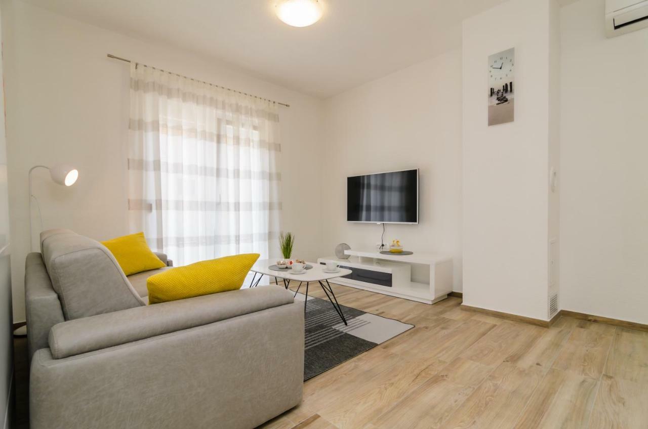 Apartment Petra Zara Esterno foto
