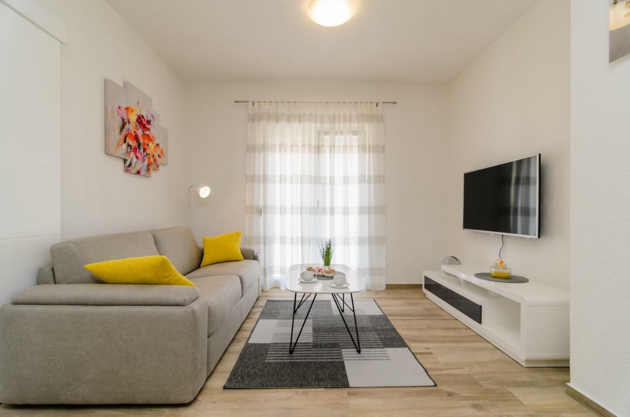 Apartment Petra Zara Esterno foto